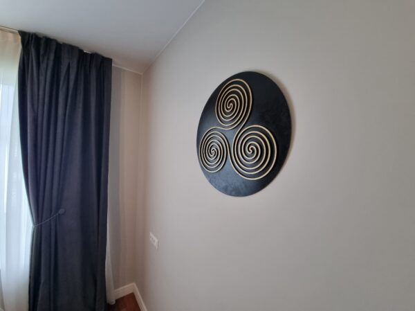 Tablou cu Shungit si Plasma, PlasmaThor Gold – Triskelion, 58 cm